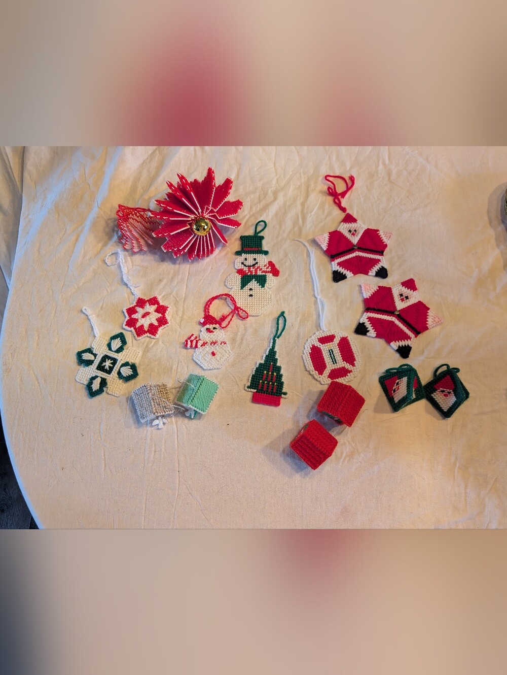 2/40$ Vintage Red White Green crochet Holiday Ornaments Lot